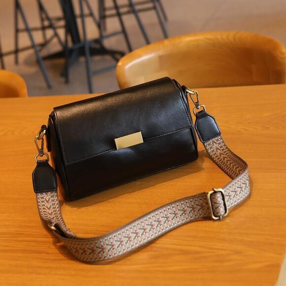 Versatile Vegan Leather Handbag with Detachable Straps - Travel-Friendly Design - Picture 9 of 9